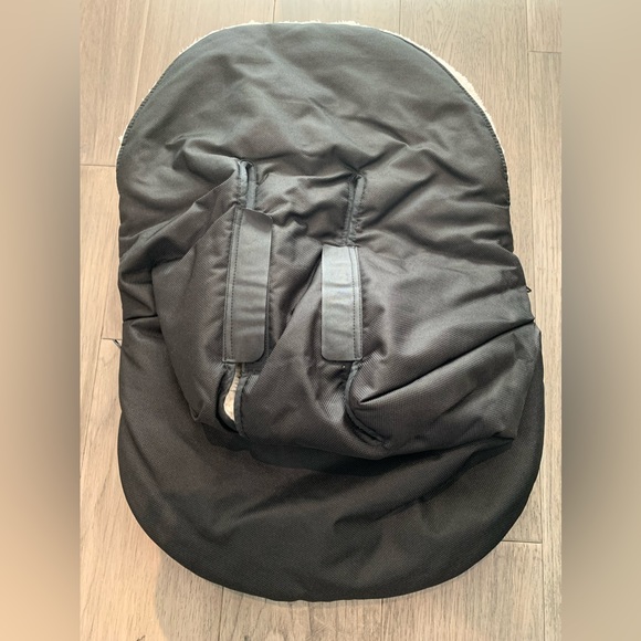 Jolly Jumper Black Cuddle Bag with removable cover - Picture 4 of 6